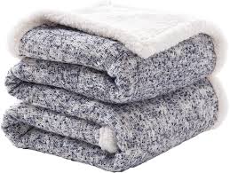  Ultra-Soft Blanket – Warmth & Comfort for Every Season